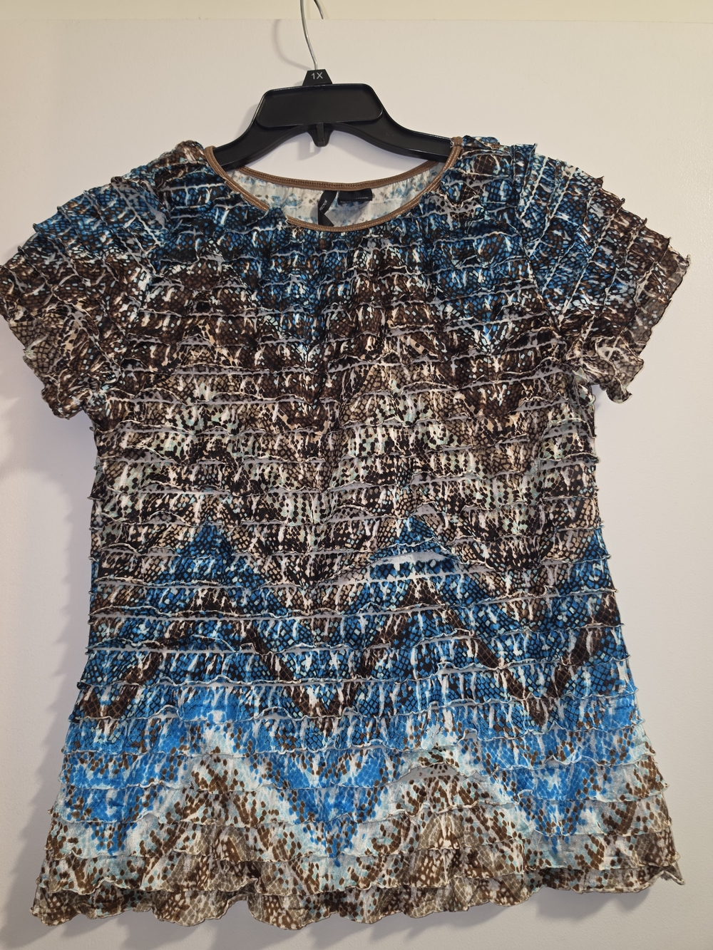 Beautiful Ruffle Blue and Brown Short Sleeve Chevron Textured Top